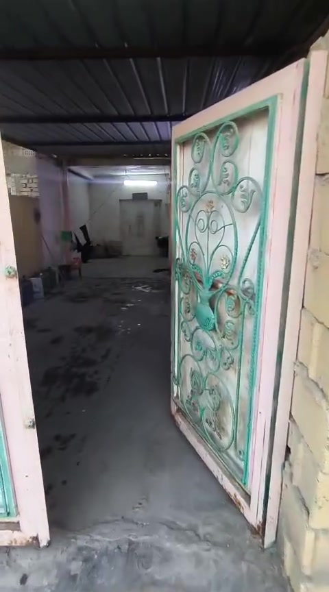 السلام عليكم .. للبيع بيت ع الشط ..طبعا موقع البيت الجلاعطه .تبعد عن الجزيره السياحيه  3 دقايق جنس االارض طابو 25..وتحويل مباشر باسم المشتري ..السعر 300.وبيه مجال ..للاستفسار اكثر الاتصال ع الرقم ***********
