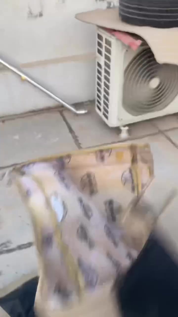 دوشمه سياره جلد جوكر لجميع سيارات 
سعره ١٠
***********
نضيفه جدن
