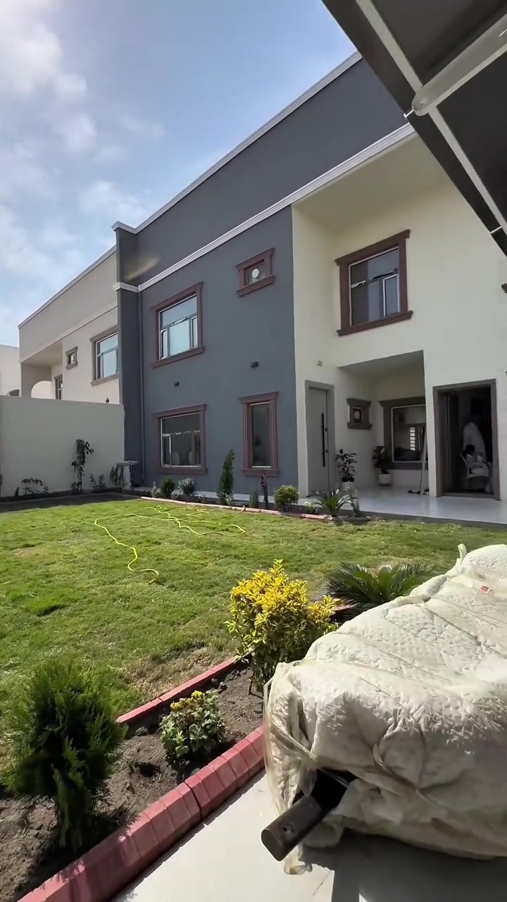شركة « الدار العربي » للمقاولات العامة
تعلن استلام وتنفيذ إضافات البناء داخل المجمعات السكنية وتشمل خدماتنا:
تمديد شبكات الكهرباء والمياه والصرف الصحي 
تشييد الطوابق الإضافية أو ملحقات الوحدات السكنية
تجديد وتأهيل واجهات ومداخل المجمعات
اعمال الحدائق والأسوار، والمرافق المشتركة
للراغبين في الاستفادة من خدماتنا الرجاء التواصل معنا على:
سيد رضا ***********
مهندس احمد ***********
كرار ابو حسن ***********
العنوان : داخل مجمع النخيل السكني 
#الدار_العربي #اضافة_بناء
