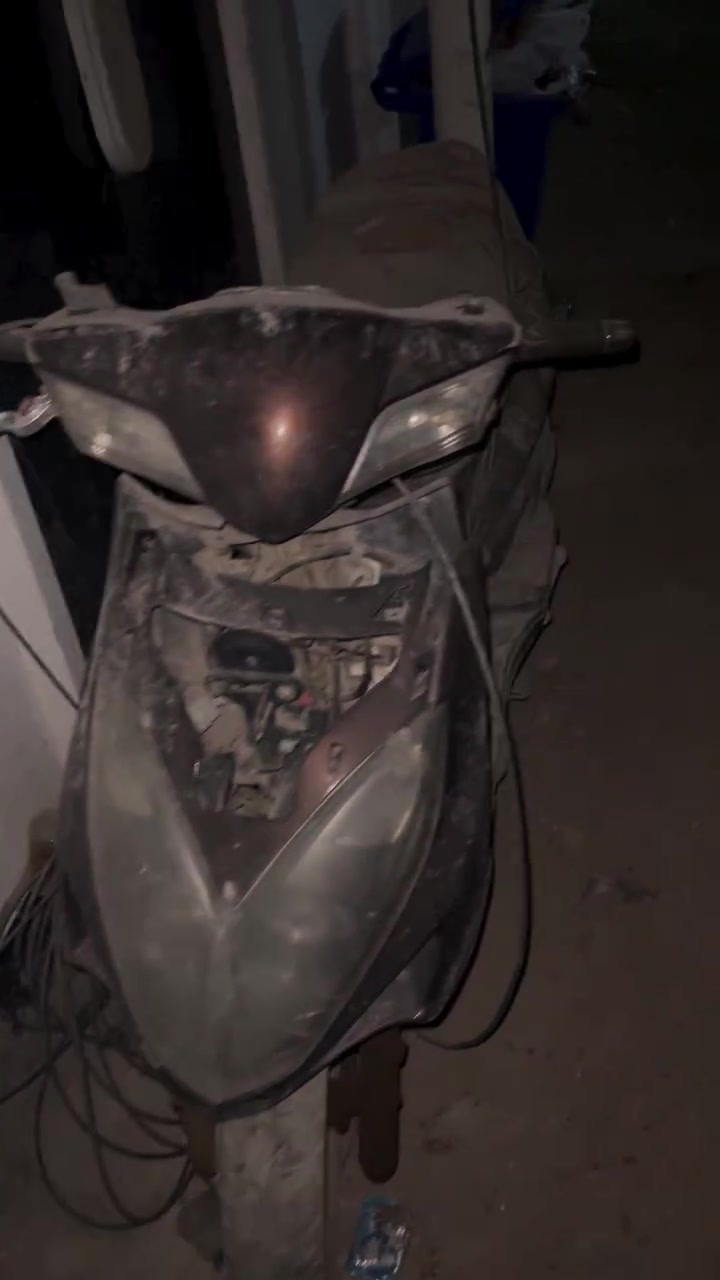 كامكو رايسنك 150cc
دراجة عطل بيه فيتبام وعفته 

وسويجة ضايع
كلجاته جديدة مماشية بدلتهن وعفته

بعتبار كوم حديد سعره 150قفل

الكاظمية ***********
