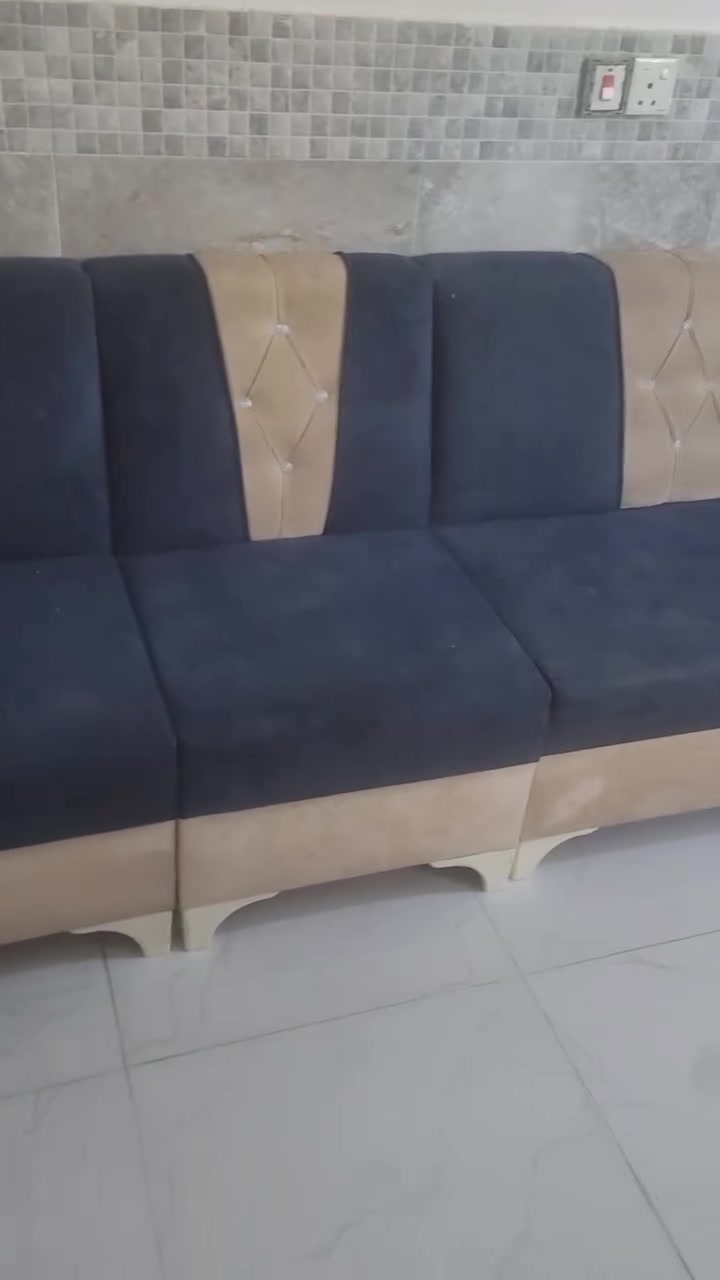 ديوان للبيع نضيف عشر مقاعد ***********
