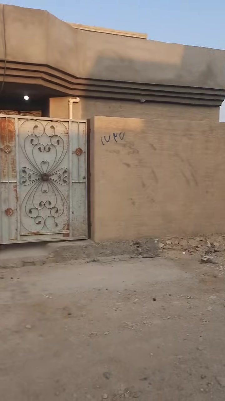 💯 مكتب ابو صبار للعقار 💯         

      مشتمل للبيع مساحه 125m واجهه 6.25m نزال 20m يتكون الطابق الارضي من هول وصاله كبيره من ظمنها مطبخ  وغرفة نوم وصحيات ومنور  والطابق الثاني فقط بيتونه وصحيات مع سطح عدد 2
الموقع /قرب جامع عائشه و اعدادية الصقور عنه                                             👈🏻السعر/ ٤٢ فقط واكيد بي مجال

للأستفسار //مراجعه مكتب ابو صبار للعقار 🌏
عنوان المكتب / الانبار/  عنه /نهايه شارع الحضره  /مجاور جامع النور

او الاتصال على الارقام التاليه
 ***********☎️الحاج سلام ابو صبار
***********☎️ محمد ابو أوس .. 
يتوفر اتصال ع الواتس ايضآ📩
