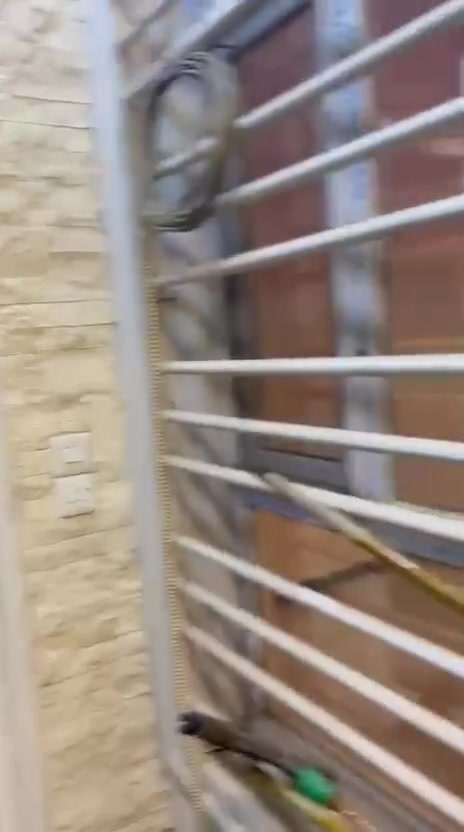 🛑أعلان:
#شقه ارضيه مدخلين (مدخل للصاله ومدخل للمطبخ) تحتوي على:

غرفتين نوم وصالتين ومطبخ حار وبارد وحمامات عدد2. (#مجهزه بالسبالت) (#عوائل فقط).

المنصور/الداوودي محله 613 قريبه عالشارع.

#الاستفسار على الرقم *********** يتوفر واتس 📞.
