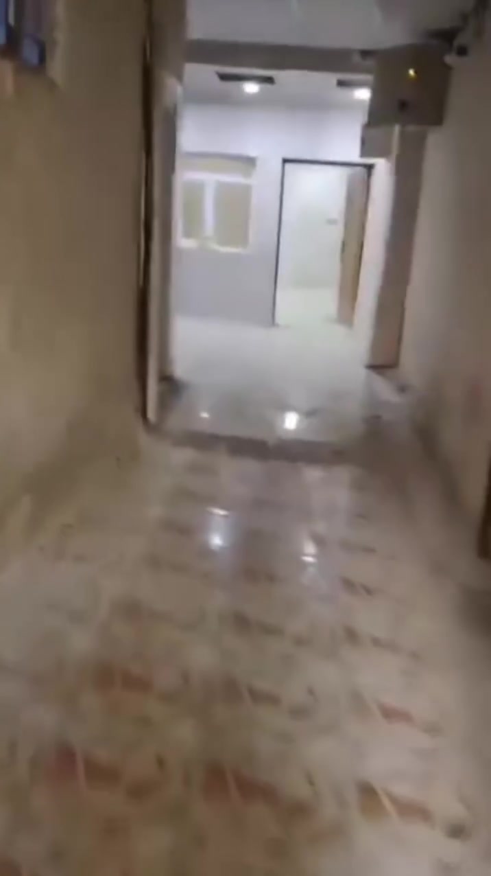 معروض لدينا للإيجار
دار سكني 139م بالطابو 
واقع حال 150 
البيت مقسوم الى عيادات
واحده بالطابق الأرضي والثانية بالطابق الاول
سعر الايجار 2 مليون مع المجال
للتواصل *********** ابو زهراء 
او زيارة المكتب في الصالحية
