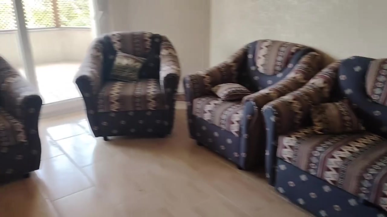 6 قنبه باقژ بوو فروتني سعر 300 هزار بیچه ک مجال
*********** تلفون
