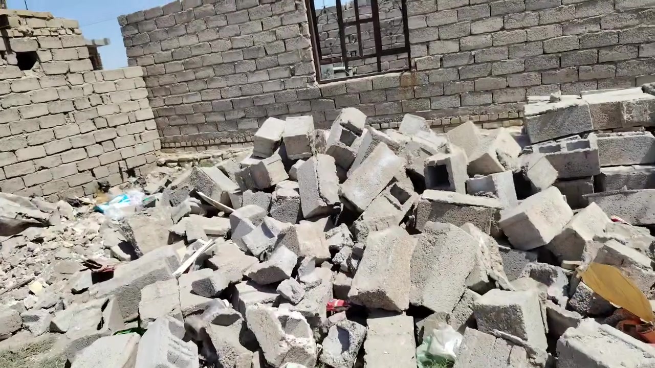 سلام عليكم
للبيع بلوك مستخدم العدد 300
المكان حي زامل
للاستفسار الاتصال على الرقم ***********
بسعر  مناسب
