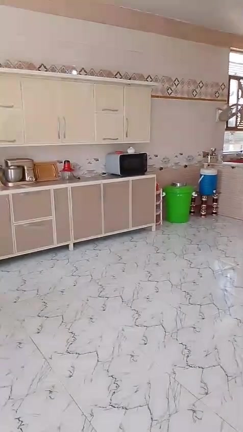 بيت 400 صخيين قريب الحولي
بناء جديد طابوك الصطح صب 

وبي وصل معمله

***********
