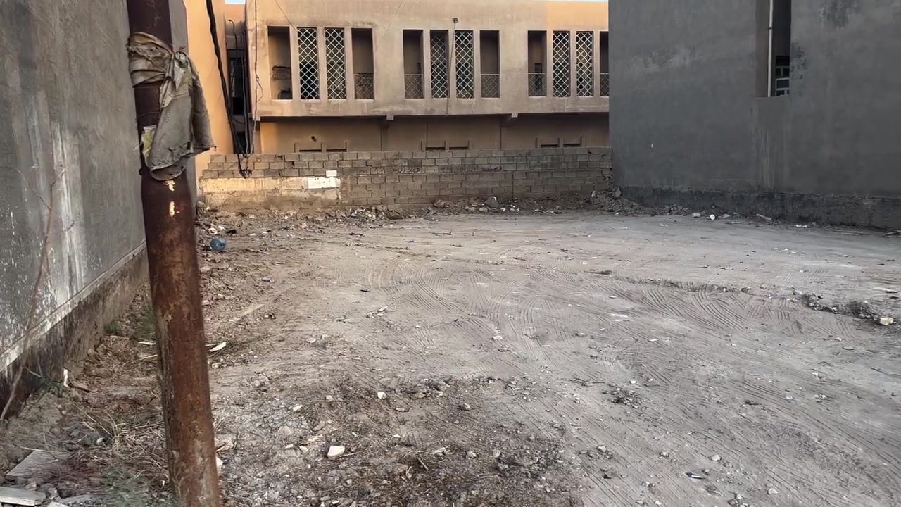السلام عليكم
قطعة ارض سكنيه او تجارية للبيع الصويرة حي التربية  شارع النجمة مقابل مستشفى المؤيد الأهلي مساحتها 133م وسانتيمات والواجه 6.250 للاستفسار الاتصال على هذا الرقم ***********
