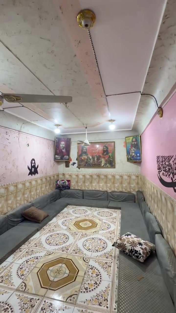 سلام عليكم بيت 160 متر طابقين بل رضوية الثالثه يحتوي علىً اربع غرف كبار ستقبال صحيات صالتين ارضية بورسلين بناء حديث قريب عن الشارع بشارع كافتريا الشهد بيع مستعجل واتساب ***********
