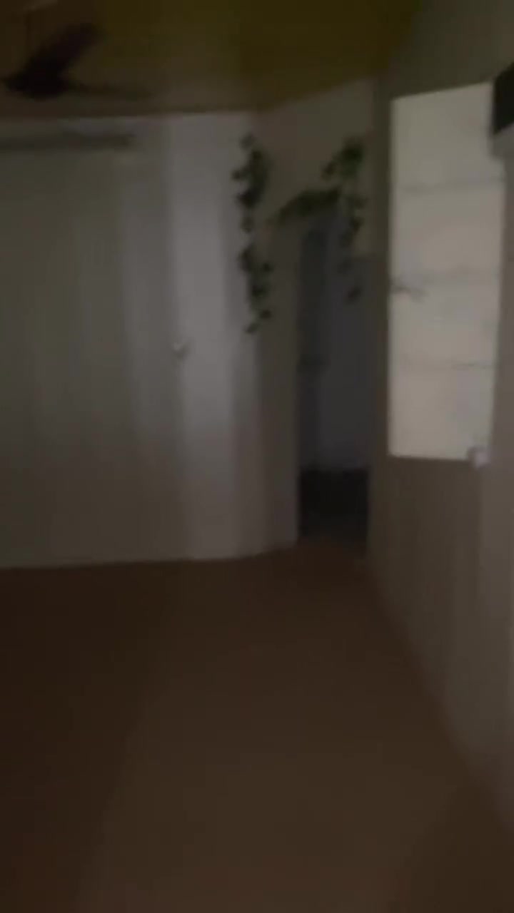 سلام عليكم بيت الايجار بل شعب يم جامع الشروفي بيت غرفه وستقبل مطبخ وصحيات طابق ثاني اي تواصل ع هاذا رقم *********** تصال ع خط مابي وتساب يجار البيت 250

