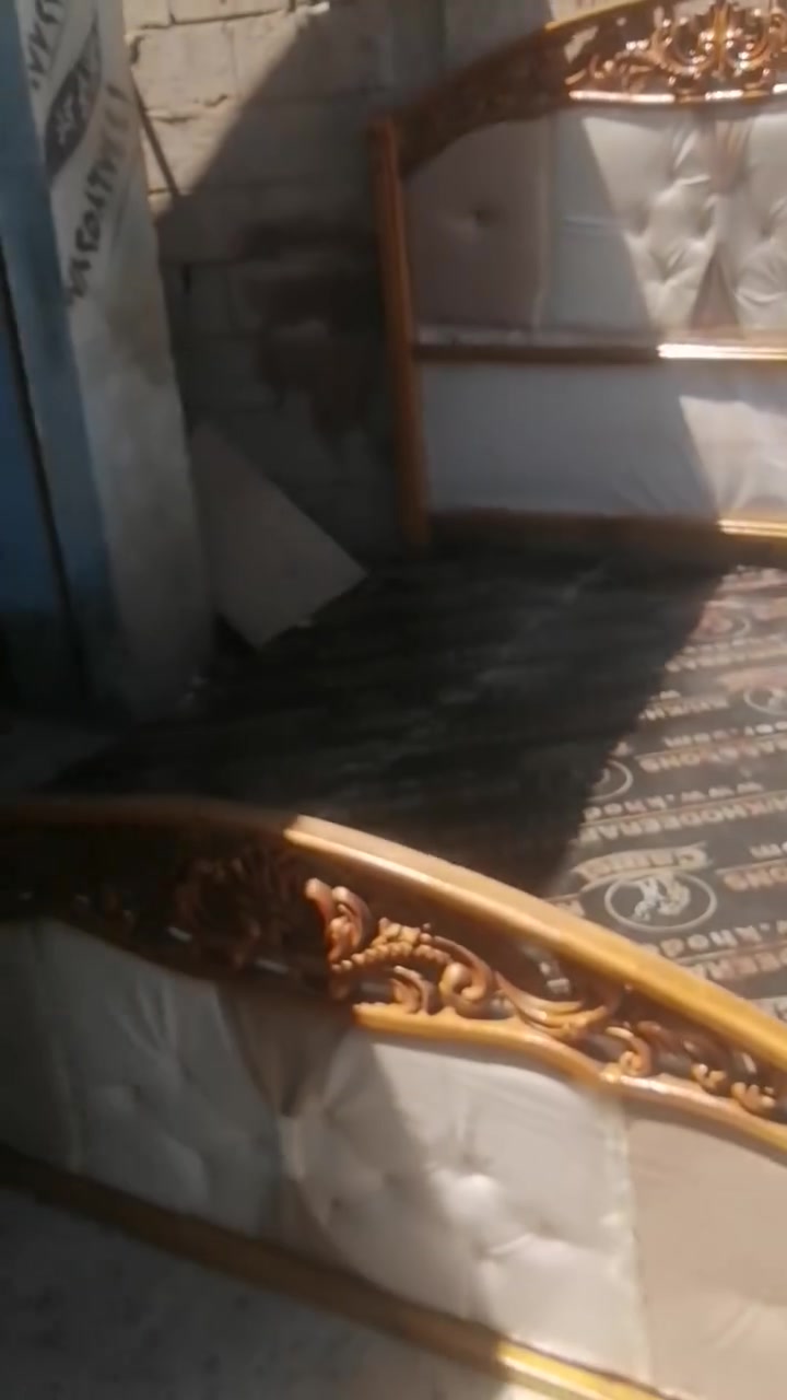 السلام عليكم اخوان غرفة اخشاب صاج حطاطة زان أخت جديدة السعرمناسب تعال خاص و تصل وبيك خير ودلل مكاني شهربان جسر عوني ***********
