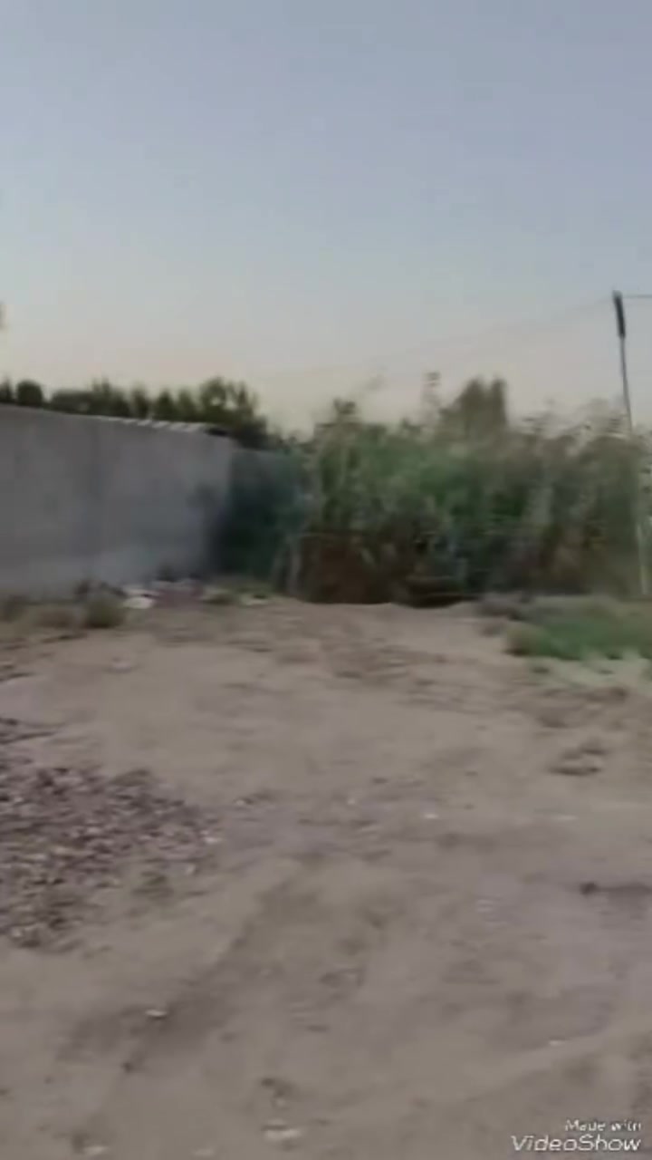 سلام عليكم بيت نصف دونم في شعله عكركوف البيت موقعه في نزلت جسر في نهايت شعلة بيت جاهز كامل مكمل طابق واحد ويحتوي على حديقة امامية وقطعه ارض خلف البيت ويحتوي على بيت مساحه 200م الاستفسار على رقم الهاتف :***********
