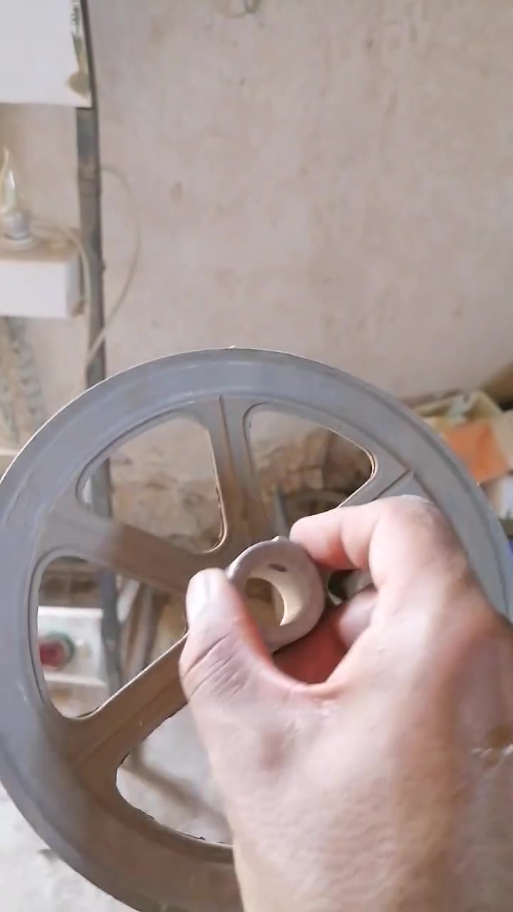 يوجد لدينا مواد نشايه البيع مكان حديثه حي العسكري قرب اذاعه رقم الهاتف *********** محل عبد الله السبهاني
