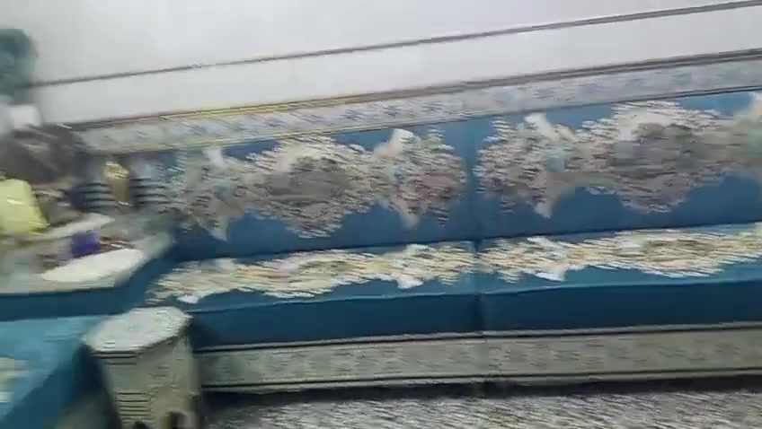 ديوان للبيع نضيف مع طبلات مليون وبي مجال للاستفسار ***********
