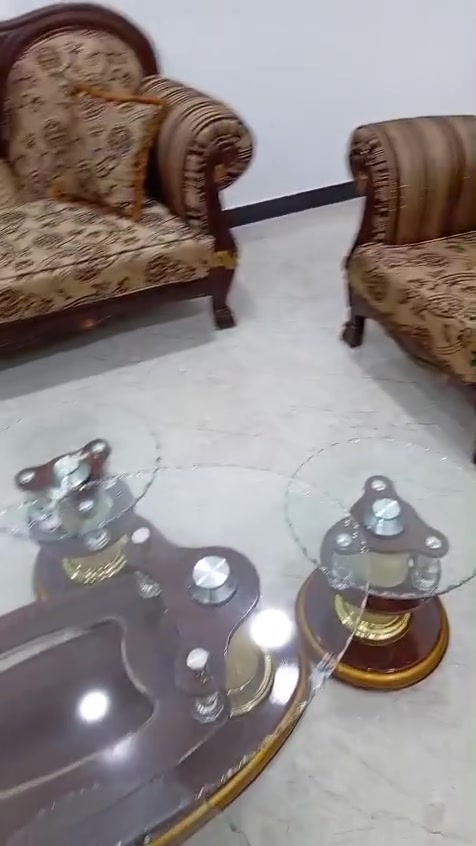 تخم تركي نظيف مع الطبلات
6 قطع (٢ كرويته و٤ كراسي) 
السعر 800 الف 
‏‪***********‬‏
