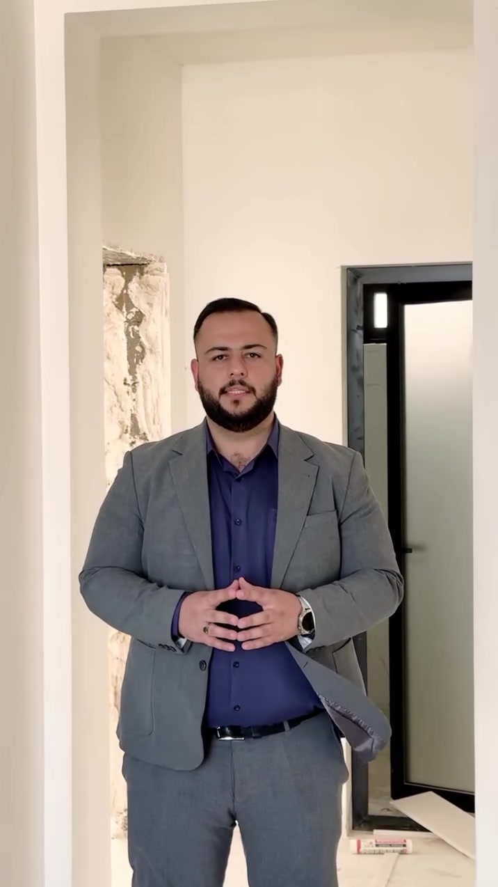 ➖ اعلان رقم ( 3331) ➖
تتوفر وحدة سكنية للبيع 
في حي النخيل - مجمع مدينتي السكني
🟩 حالة العقار: قيد الانجاز
🟩نوع العقار : فيلا Vip سمارت هوم
🟩 مساحة العقار: 300 م² 
🟩 نوع الخريطة: انفنتي
🟩 تاريخ الاستلام: سنة 2027
🟨 الأقساط كل ثلاثة أشهر (10,000) دولار امريكي من تاريخ 2024/4/1 إلى 2026/10/1
🟨 دفعة التسليم (15,000) دولار امريكي بتاريخ 2027/1/1
🟨الاقساط كل ثلاثة أشهر (4,500) دولار امريكي من تاريخ 2027/4/1 إلى 2031/10/1 
الدفعة الأخيرة (3,750) دولار امريكي بتاريخ 2032/1/1

➖يتم تسديد المتبقي من الاقساط السنوية بسعر الصرف المقرر من  البنك المركزي بواقع 1320 دينار عراقي لكل دولار امريكي 
______
🟩 للإستفسار :-
يمكنكم مراسلة الصفحة:
ونتشرف بزيارتكم #ALTUN_EMLAK
🕙 علماَ ان اوقات الدوام تبدأ من الساعة العاشرة صباحا وحتى السادسة مساءً
📍 كركوك - مجمع مدينتي السكني - حي الجامعة فيلا رقم 2 
📞 *********** - ***********
يتوفر  ( واتس اب   - فايبر - تليگرام )
______
🌐 ويمكنكم زيارة موقعنا الاكتروني:
www.AltunEmlak.com
