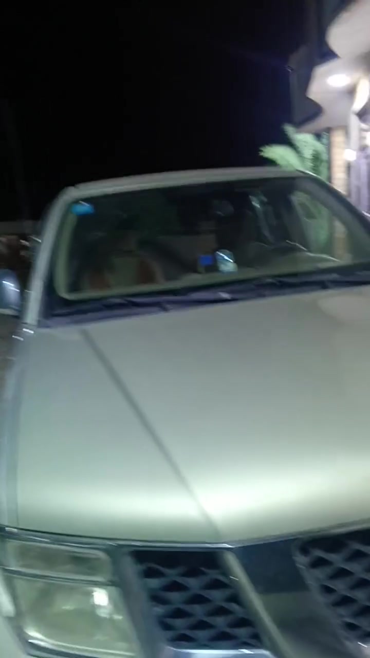 نيسان نيفارا • ٢٠٠٨ • ٢٥٠٠