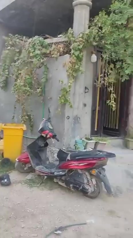 دار للبيع مساحة ١٠٠م ركن طابقين كربلاء المعملجي خلف مستشفى الوارث قرب البزل المدفون ً
سعر مناسب جدآ بلنسبة للمنطقة 
اي ستفسار التصال علرقم او زيارتنة للمكتب الكأن كربلاء 
المعملجي خلف مستشفى الوارث علبزل المدلون مكتب السيد 
للعقار ***********اتصال او وتساب
