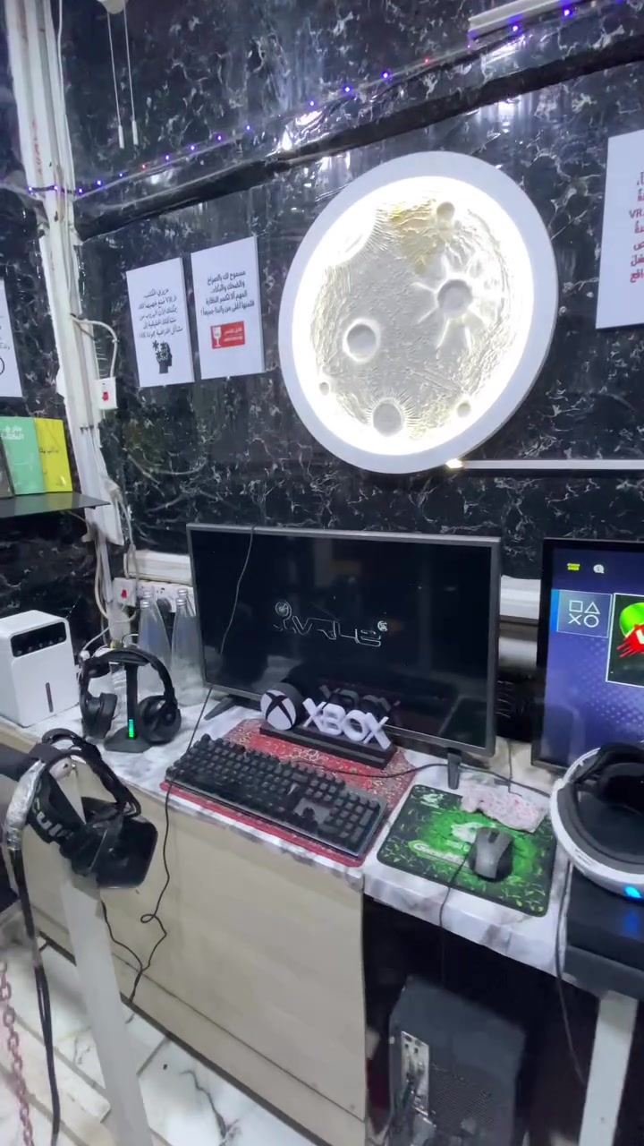 سينما واقع افتراضي VR متكامله 9D
(ابيعها كامله يعني انطيك مفتاح ) واعلمك عليها 
ما ابيع فردي ، تصلح تكون بحدائق عامه او كافيهات شبابيه او عائليه وشغلها خير من الله 
تتكون من:
1- نظارة متكاملة مع الpc مالتها ومجموعه من الالعاب المتميزه تجمعيه مالpc راقيه و دقة النظارات ممتازه
2- نظارة ثانيه مربوطه على بلي4 مع بلي مهكر 1تيرا بايت و متكامله مع يدات التحكم و ملحقاتها ومجموعه من الالعاب الجاهزه بدقة عاليه من شركة سوني 
3- شاشتين بحجم 32 بدقة عاليه 
4- شاشه حجم 45 خارجيه لعرض اعلانات عن الواقع الافتراضي 
5- سلبت 1 طن شغال 100‎%‎ 
6- ميز عدد 2
7- صعود على هذه الحديده لزيادة التشويق و ردات الفعل 
8- كيبلات نوعيه راقيه جداً
9- يوبي اس عدد 2
10 - قمر ضوئي حجم 50 سم
11- لوحات تخص الVR
12- لابتوب حجم الشاشه 15 انج من شركه دل 
13- كرافان ببسي متكامل ‼️‼️

سعرها مناسب جداً سبب البيع عدم التفرع
موقعها سامراء - مطعم وحدائق العلوي اي احد حاب يجي يشوفها اهلا وسهلا  . للاستفسار خاص او على الرقم ‭***********‬
