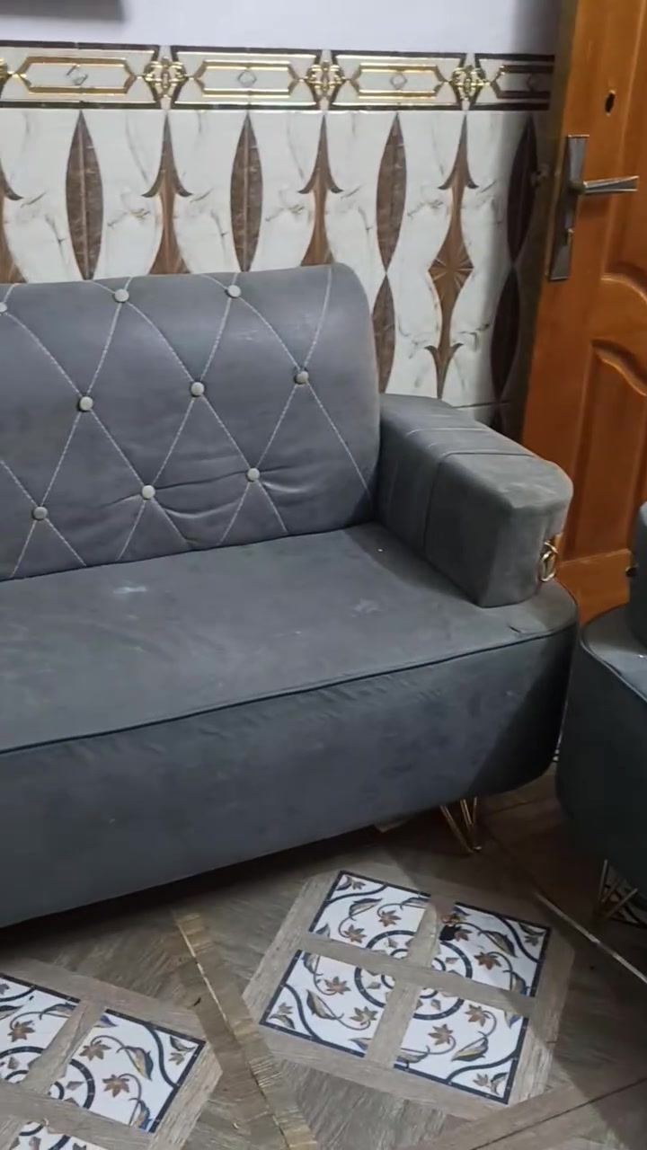 السلام عليكم تخم عشر مقاعد مال سليمانيه نظيف شويه بيه ضرر ***********
