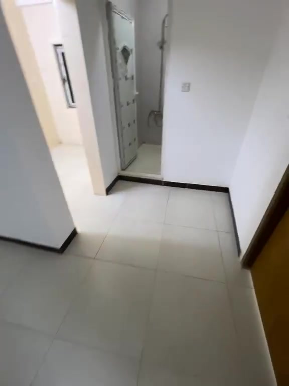 شقق تجارية للأيجار 
طابق ارضي
وطابق أول
 تصلح مكاتب او عيادات 
بأسعار مناسبة
في وسط منطقة الاعظمية في موقع مميز 
للتواصل والاستفسار
***********
