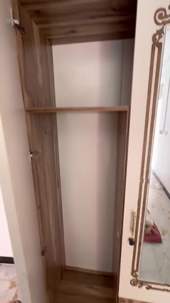 سلام عليكم غراض منزليه مستعمله للبيع الكنتور 3بيبات +جرارات 2 نضيف وصاله شهر من شدينا ب150وبي مجال نضيف كلش شوفت عينك عندك ابلازمه حجم 32نضيفه كلش ب100وبيه مجال عندك مكتب 6جرار نضيف +كرسي ماته ب50 وبي مجال العنوان معمل  الغاز مال ديوانيه كبال حي ميكانيك  للتواصل والاستفسار علا رقم ***********
