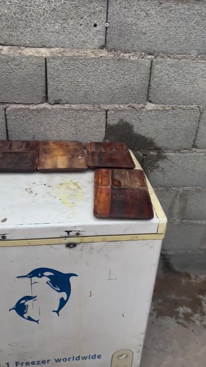 غراض مطعم للبيع 
شوايه كص 5 عيون  هيا وشيشها فقط 
ستان عدد 2 شيش كص استيل 
سجاجين كص الماني اصلي عدد 3 
مستحد الماني اصلي 
ميز حديد مغلون 160*75
كابسا صاج ايطالي 
قوالب خشب تقديم ساج عدد 5 
بلانكان عدد 7 
بطاله كجب وصاج عدد 6 
سجين الماني اصلي 
تخته عظم عاج 
كشر مجمده نضيفه 
طباخ عين وحده 
ستان وروله 
صواني 2 
كلهن شلع ب400 الف قفل 
مكاني بغداد مدينه الصدر
***********
ملاحضه مهمه اليكلي دزلياهن كبل احضره 
توصيل ماعندي

