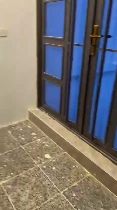 بيت للبيع مساحه ١٠٠ متر طابقين بناء ٢٠٢٦ يحتوي ع غرفتين حولي مطبخ استقبال خدمات بناء طابوك وجه مثل مشوف بل ٩ الف بل ٣ع ١٠  بصوره اي ستفسار اتصال ***********

