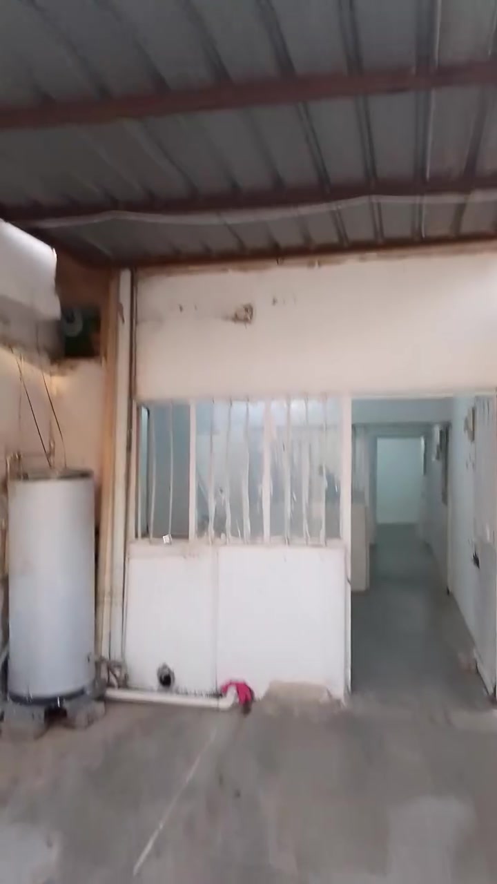 مشتمل 100 متر ارضي واسطي مقابيل شقق الغاز خلف صيدلية مريم غرفة نوم واستقبال وهول ومطبخ ومجمع صحيات وگراج ايجارة 250 الف يشمل الماء والكهرباء للاستفسار ***********
