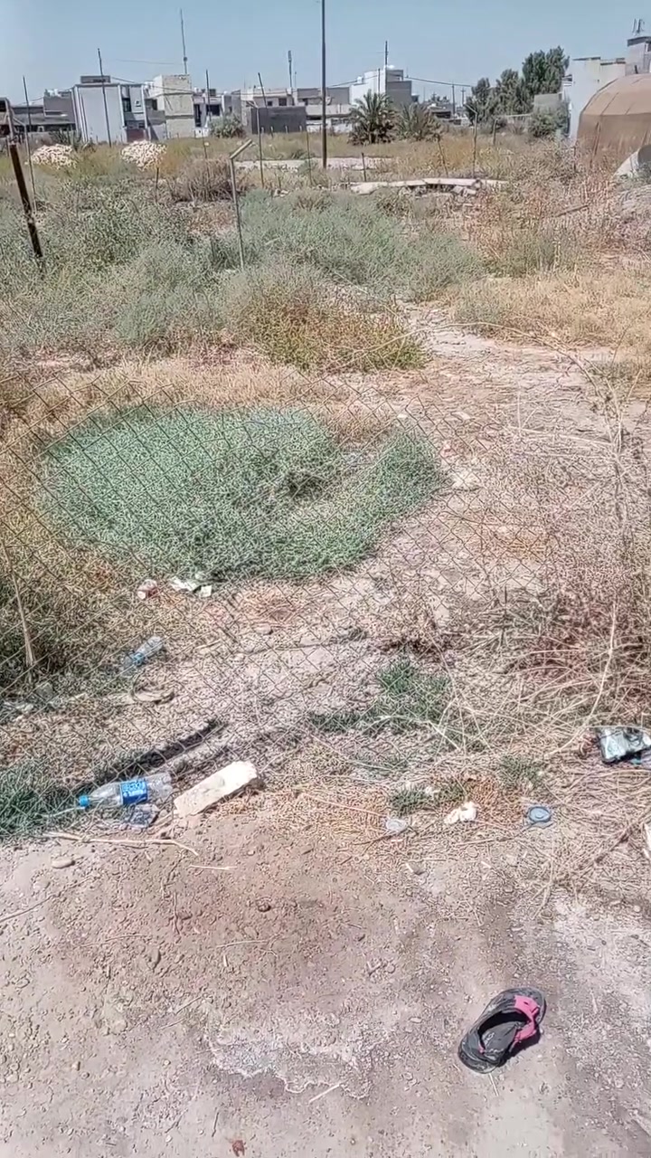 سلام عليكم قطعة ارض للبيع المساحه ٦٢ متر طابو زراعي سند ٢٥العنوان الدوره البعيثه مقابل المستوصف الارض مخدومه ماء كهرباء تبليط قريبه جدا من الشارع العام للاستفسار الاتصال ***********
