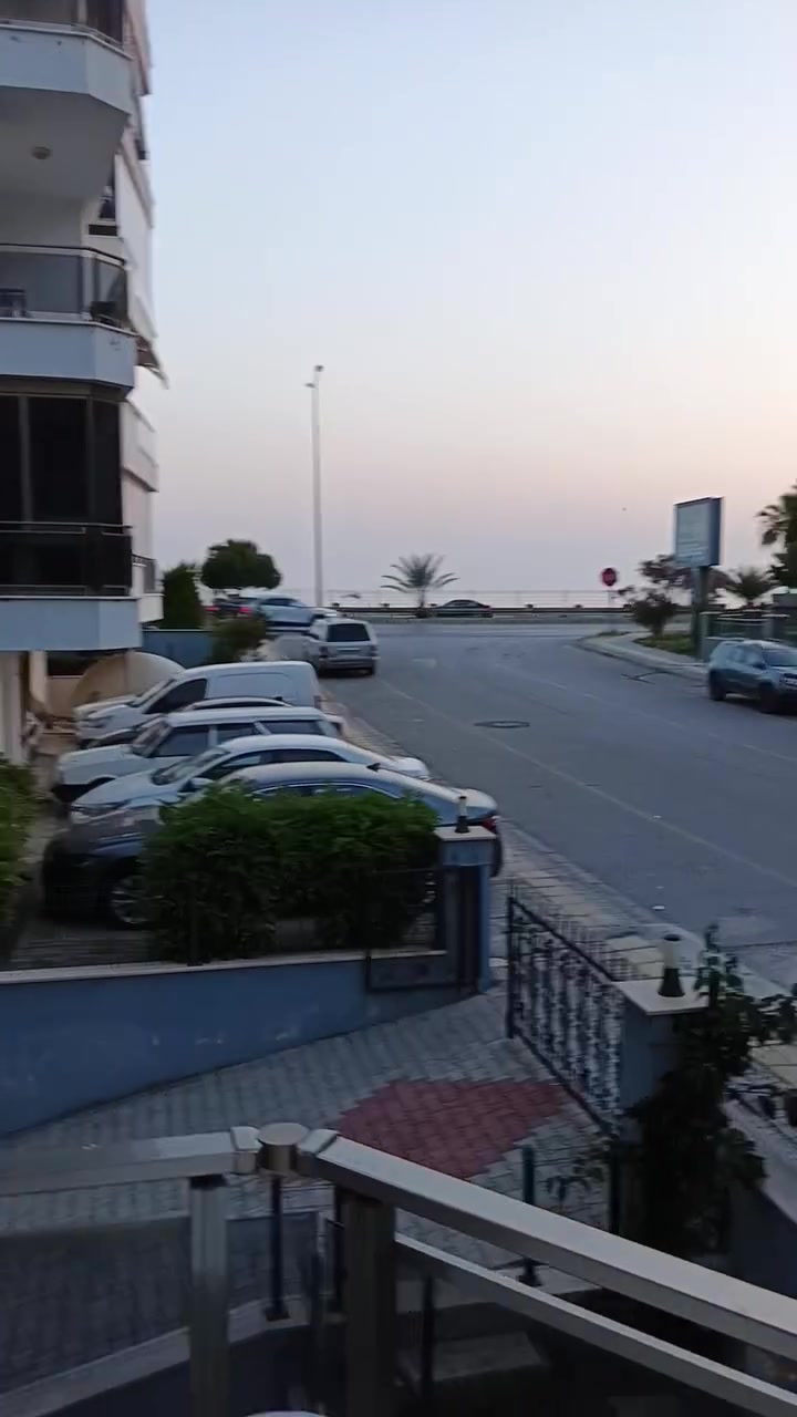 في تركيا مدينه الانيا بيت طابقين للبيع مع حديقه مباشره على البحر منطقه كستل ست غرف نوم مع ثلاث صحيات المساحه 350 متر الطابقين مع الحديقه ويوجد مسبح باسم شخص واحد  السعر 500 مليون دينار وممكن المراوس في عقار في بغداد أو كربلاء التواصل مع الواتساب ***********

نص مكتوب في الصور:
- REDMI NOTE 10S 31/10/2025 21:00
- REDMI NOTE 10S 31/10/2025 20:59
- 12:03 4.5G VolTE 0,01 KB/S 91 أنت الآن 31/10/2025 21:02 REDMI NOTE 10S رد