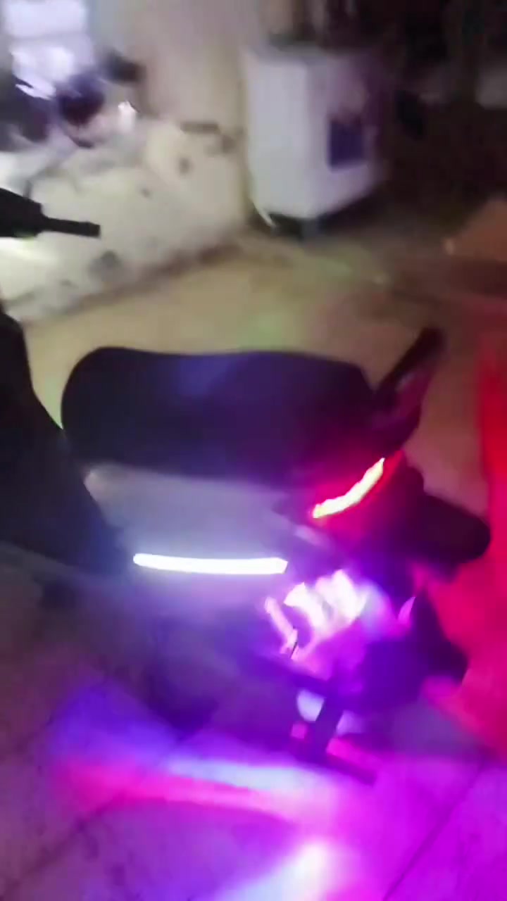 ماطور ملكة 2026 للبيع
مدعوم مرا واحدة 
خلاط فول 
بطاريات وضع شركة شرط فحص 
ضوء عالي ناصي زينول 
رايدو اب 600 الف 
مستعجل على بيعتو لان محتاج افلوس 
للتواصل  عل رقم ***********
او ماسنجر شغال الي يريد ايراسلني موجود 
هاذا الماطور اخوتي
