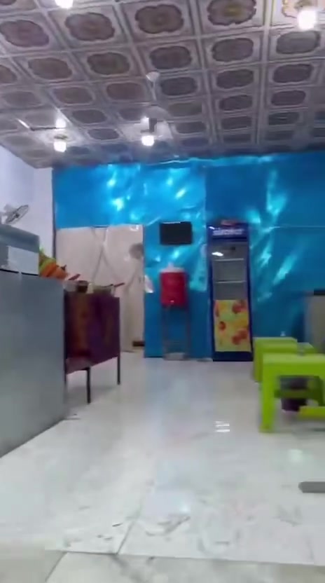 كافتيريا متكاملة 
مثل ماتشوفون للبيع 
براد عامودي 
مجمدة 
كراسي
طباخ 
عارضة 
ثرامة 
سنك سلي ستيل
العنوان الشموخ 
الي حاب يشتري الاغراض يتواصل خاص أنطي رقم صاحب الكافتيريا
سبب البيع  لقرب مدارس والولد ملتزم بدوام
