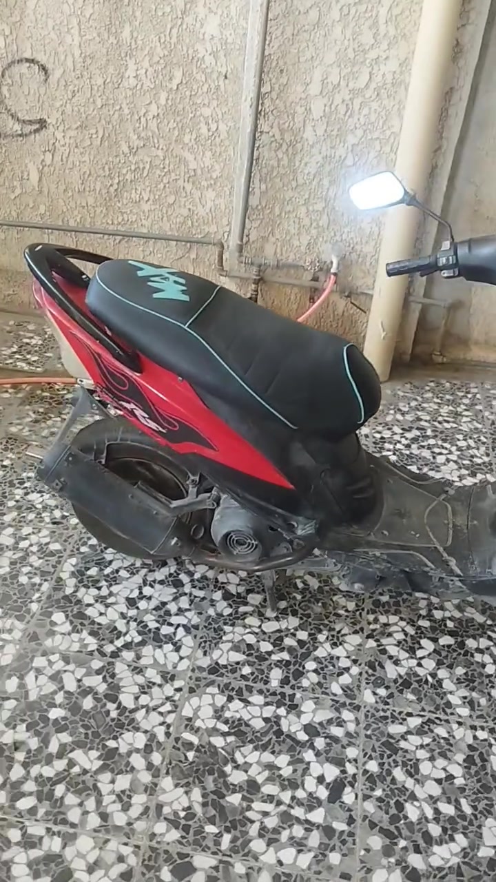 ماكس عدلة • نكرة • سلف