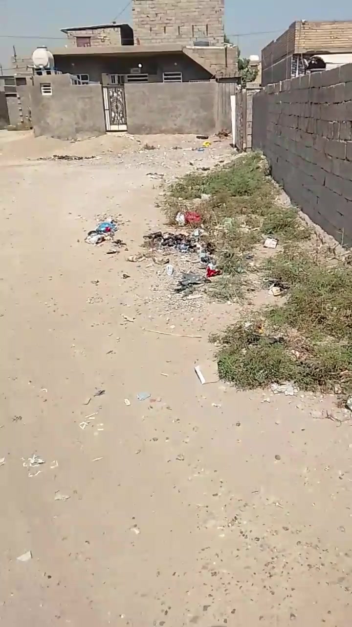 سلام عليكم كاع للبيع مربعه واجه 10نزاا 10, طابو ملك  زراعي تحول بل محكمه مباشر بسعر 29وبيها مجال  نهايه تبليط شارع بيت بنيه ع يمين رقمي بي وتساب الاستفسار ***********
ممكن تحددلي الموقع بالضبط وين هالكاع؟ (المنطقة/الحي والقرب من شنو أو أي معلَم معروف): 
الزعفرانية بيت بنيه فرع عله اليمنه40
شكد المساحة الكلية بالضبط، وهل الواجهة 10 والعمق 10 يعني 100 متر؟: 
واجه 10نزاا 10
الأرض جاهزة للبناء لو بيها خدمات واصلها مي/كهرباء/مجاري، ولو الشارع بعده غير مببلط بالكامل؟: 
كامله خدمات متوفره ماء مجاري كهرباء 
السعر 29 مليون نهائي لو بيه مجال للنقاش، وهل البيع مباشر ومكتمل أوراقه بدون أي مراجعات إضافية؟: 
بيها مجال للنقاش وبيع مباشر طابو ملك زراعي 