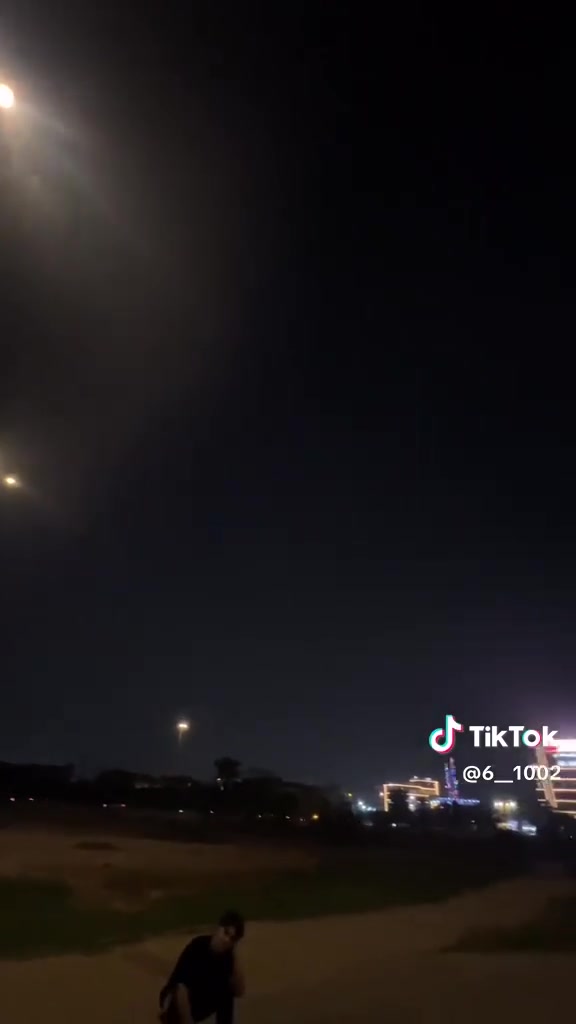 ماكس عدلة • ٥٥ • سلف