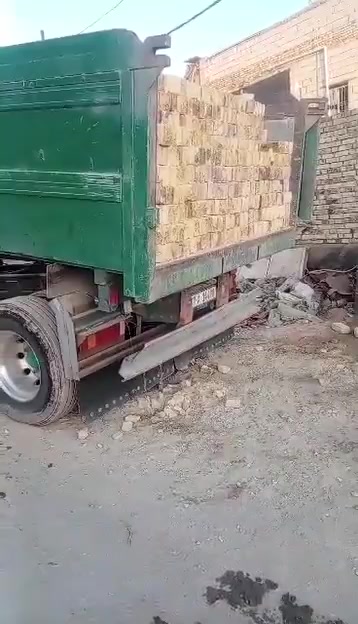 ياالله يتوفر طابوق نوعيه ممتازه يتوفر حمل4000و 7000 و8000 الاتصال *********** بأسعار تنافسيه
