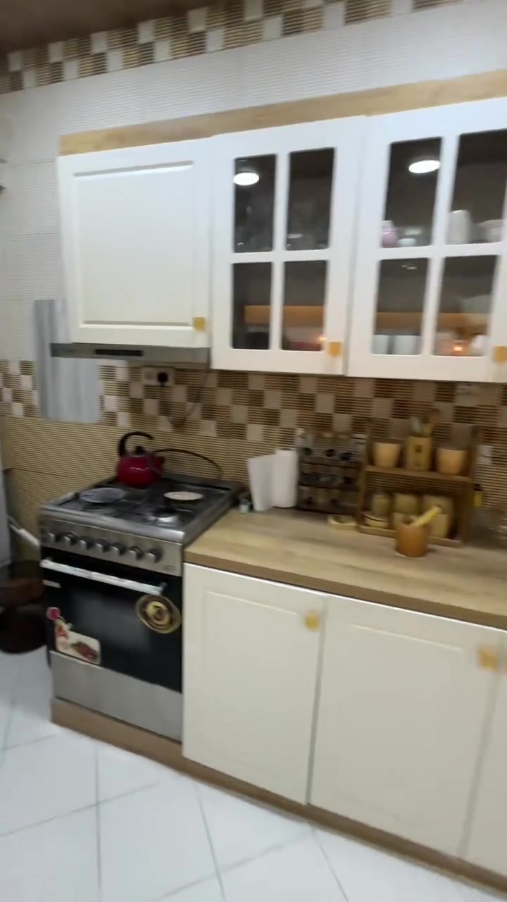 🏡 شقة فاخرة للإيجار – المنصور

✨ شقة مؤثثة أثاث ديلوكس – طابق أول
🛏️ غرفتين نوم + مطبخ + صالة + خدمات
🔒 عزل تام وخصوصية عالية
🚗 كراج خاص يتسع لـ 3 سيارات
🛋️ صالة مجهزة ومؤثثة بالكامل
⚡ شاملة كهرباء وإنترنت
📍 المنصور – حي المهندسين
📍 خلف مطعم سماج الريف وقرب جسر اللقاء

👨‍👩‍👧‍👦 مناسبة للعوائل حصراً

📞 للاستفسار: ***********

