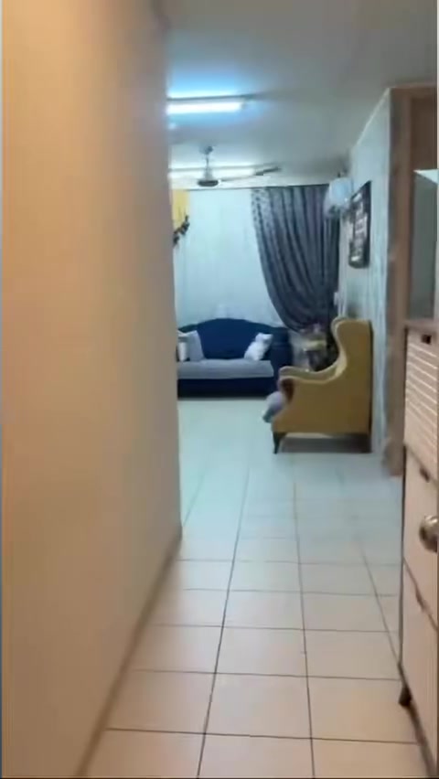 شقة لليجار 
المساحة100م مؤثث كامل
غربية يعني فول  
عليك بس تجيب ملابسك و تجي و الباقي كلة كامل 
للتواصل ***********
