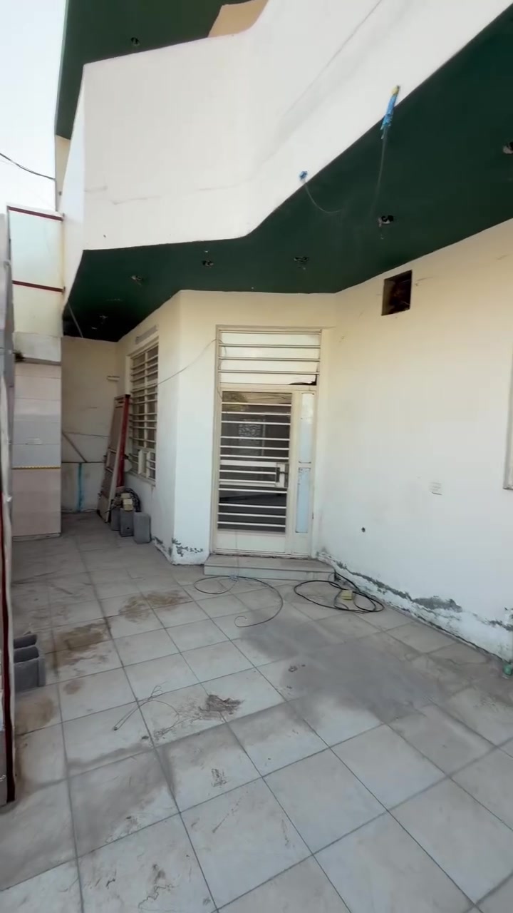 يتوفر طابق ارضي في منطقة المكاسب مساحته 150 للإيجار يحتوي على غرفه نوم واستقبال وصاله ومطبخ وخدمات داخليه وخارجيه وخدمات كامله ماء كهرباء تبليط مجاري وقريب موقعه من المدارس والمركز الصحي والشارع العام للاستفسار اكثر *********** واتس
