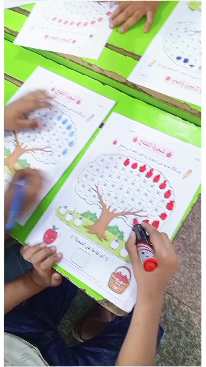 💛 ماما… تعرفين شنو أهم شي أريده بالروضة؟
أريد روضة أحب أروح إلها، مو أخاف منها 🥹🧸
أريد أتعلم وأنا ألعب… 🎨📚
أكون عندي أصدقاء… وأكتشف أشياء جديدة…
وأرجع للبيت أحجيلچ شنو سويت اليوم 🤍
في روضة الإبداع النموذجية الأهلية نهتم إن طفلك يتعلم، يلعب، يكتسب الثقة، ويكبر ببيئة آمنة ومحفزة 🌱✨
🎨 أنشطة تعليمية وترفيهية
📚 تعليم ممتع وتفاعلي
🎒 تهيئة شاملة لدخول المدرسة
🤍 اهتمام ومتابعة لكل طفل
🌟 مو بس روضة… بداية جميلة لشخصية طفلك.
📢 التسجيل مستمر للعام الدراسي 2025–2026
📍 حصوة – حي الشهداء (باتجاه جسر المسعودي)
📞 ***********
