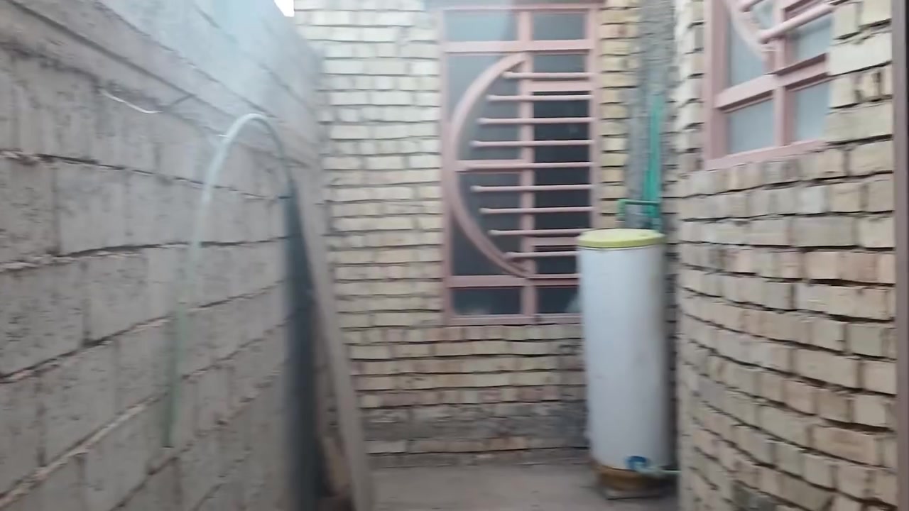 بيت الف متر للبيع او المراوس قريب ع جسر الامام علي حسب المكان في علوة الفحل قرار محكمه سند ٢٥ تواصل ع خاص

