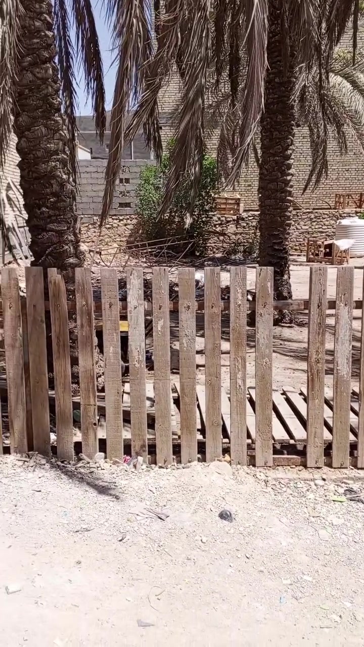للبيع قطعة أرض في كربلاء – منطقة الشبانات
للبيع قطعة أرض في كربلاء – منطقة الشبانات،

تتوفر قطعة أرض للبيع بمساحة 100 متر في منطقة الشبانات، بمواصفات مناسبة للسكن أو الاستثمار.

نوع السند: عقد زراعي (117).

تبعد عن الشارع العام حوالي 100 متر.

تقع قرب جامع السجاد.

الواجهة: 5.5 متر.

النزال: 18 متر.

تتوفر خدمات الكهرباء والماء.

السعر: 20 وقابل للتفاوض

للاستفسار والتواصل عبر الخاص أو الاتصال على الرقم: (***********).
