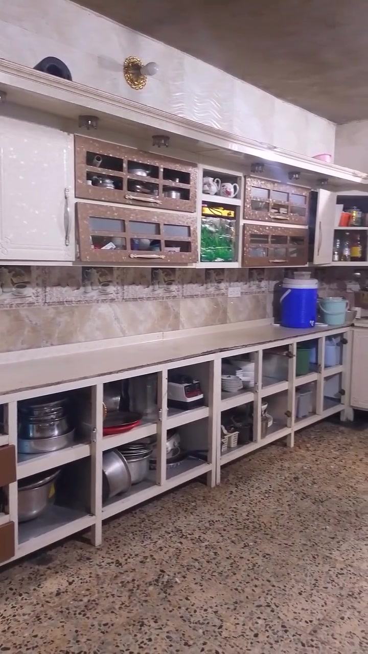 كاونتر للبيع مثل ما موضح بالمقطع 
بغداد العبيدي حي الرئاسه 
***********
