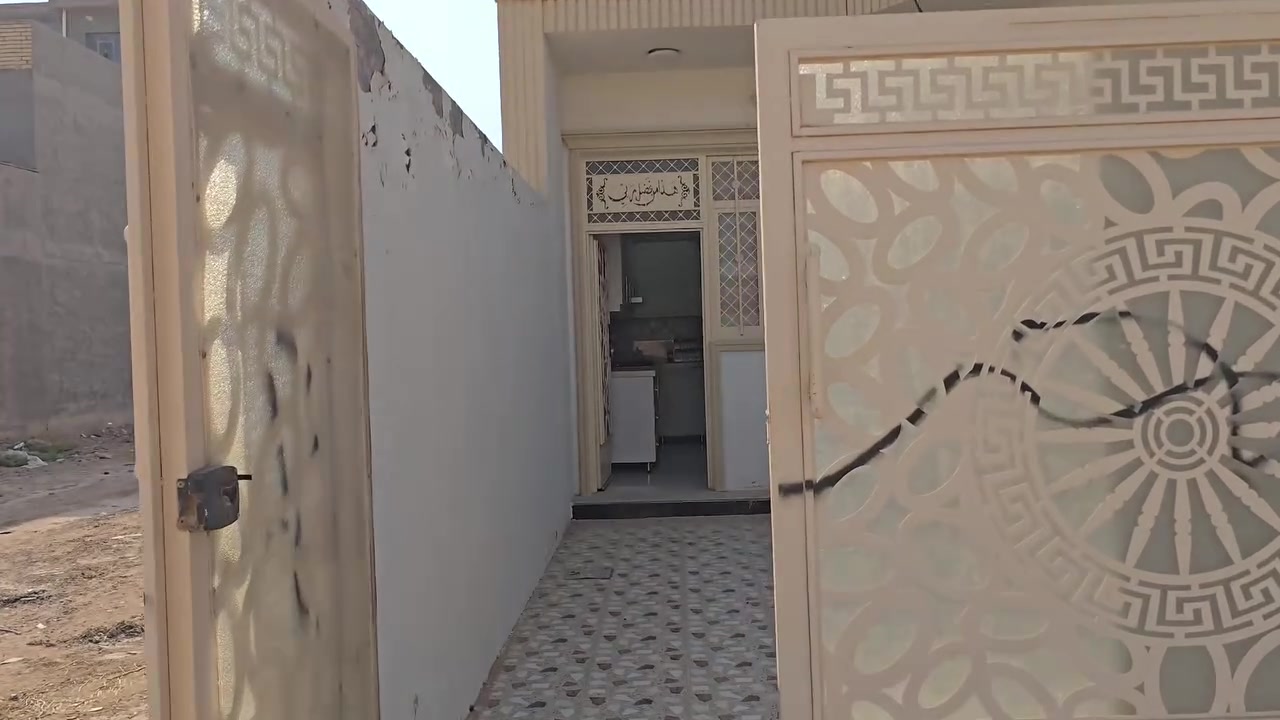بيت للبيع في منطقة الموظفين – جاهز للسكن مع الأثاث الكامل! 🏡
​تعلن مكتب عماد كاظم عن توفر منزل مميز للبيع بالكامل مع الأثاث، والمواصفات كالتالي:
​المساحة: 150 متر مربع
​التفاصيل: موضحة بالكامل داخل الفيديو
​الحالة: يباع مع جميع الأثاث (كامل وجاهز للسكن)
​📞 للتواصل والاستفسار:
​المراسلة عبر الخاص
​أو زيارة مكتب عماد كاظم
​📱 أرقام الهواتف:
​***********
​***********
