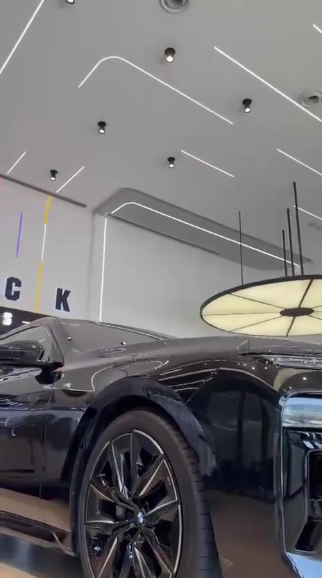 بسم لله ماشاء الله 🧿
 القوة المتانة الامان والهيبة  الكرستالة 1/1 بي ام دبليو 740 mkit connect drive موديل 2025 رقم بغداد وكالة العروش فول اوبشن اعلى مواصفات  ماشية 22 الف كم ابوآب أوتوماتيك شاشة سقفية خلفية كبيرة مساج اربع مقاعد بالاضافة تدفئة وتبريد اربع مقاعد الاطارات الخلفية متحركة الانارة بالسقف سكاي لاونج  اعلى مواصفات مع عقد صيانة خمس سنوات مجاني شامل كل شيء السيارة بدون حادث وبدون صبغ وبدون بارد بالاضافة مغلفة ppf عليه ضمان 
للاستفسار ***********

