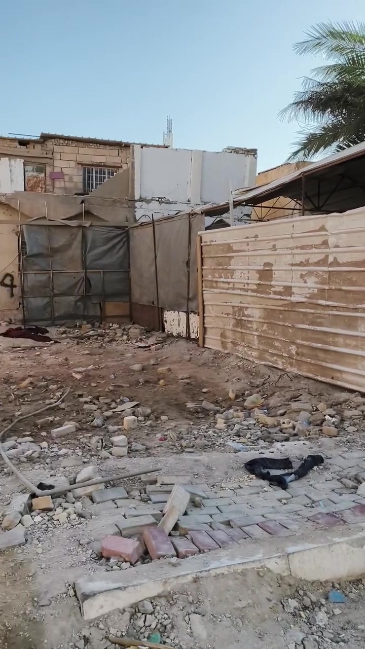 قطعه للبيع مساحه ١٠٠ م مربع طابو صرف واجه 8.5 إنزال 12.5 عنوان كربلاء حي القادسية ثاني فرع من شارع العام خلف مدرسة المناىر أي استفسار اتصل *********** نستقبل جميع العروض في انحاء كربلاء
