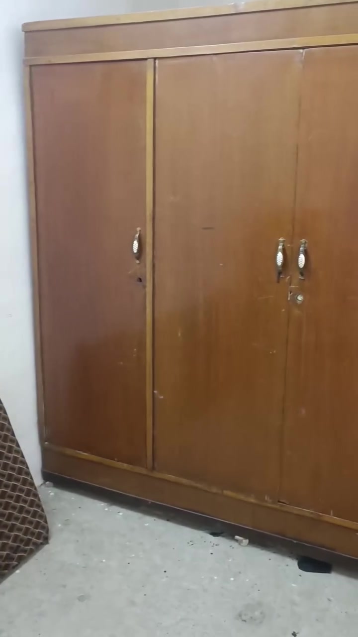 عندي هذا القنصور سعره 150وبي مجال رقم ***********
