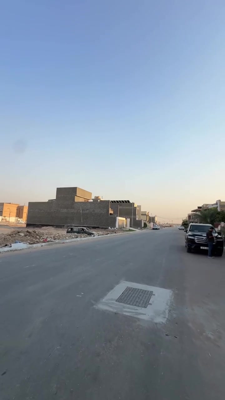 السلام عليكم متابعينا الكرام 🌹
🏡 للبيع قطعة أرض / حي الجامعة بموقع مميز جداً 🏡

📍 موقع مميز وقريب من المناطق والخدمات المهمة
🛣️ موقع مناسب وسهل الوصول
📐 المساحة: [250] متر
🏗️ مناسبة للبناء والسكن، وكذلك فرصة حلوة للاستثمار

✨القطعة تتميز بموقعها وترتيبها مناسبة للي يريد يبني بيت على كيفه وبذوقه أو للي يفكر بالاستثمار موقعها تجاري يكدر يستفادة منها بالمستقبل.

📍 الموقع: [حي الجامعة]
📞 للاستفسار والتفاصيل: [***********و***********]

📍مكتب مرتضى سامي الهندسي 
الحلة - حي الحسين -قرب حلويات لبنان 
 #حي_الجامعة #بيع#عقار #بابل #الحلة
