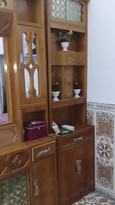 غرفة اخشاب صاج عراقي للبيع السعر مليون و٤٠٠ وبيها مجال لتواصل ***********
